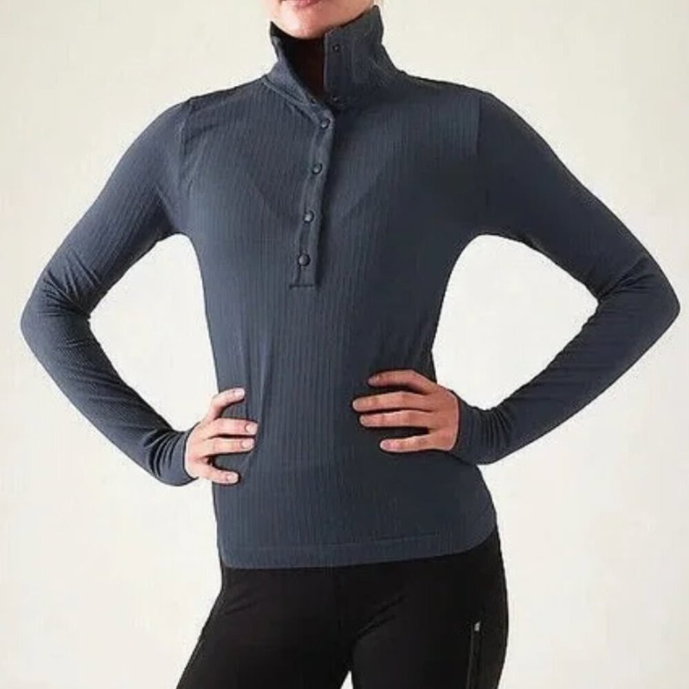 Athleta The Flurry Seamless Henley Shirt in Granite, Size Small